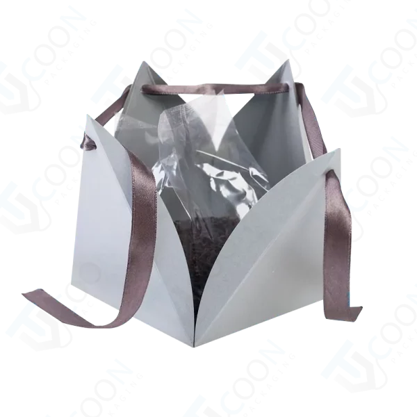 Large Pyramid Boxes